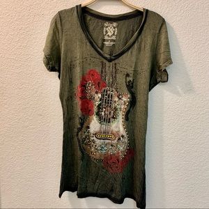 Buckle Short Sleeve Embellished Guitar Tee, Size L